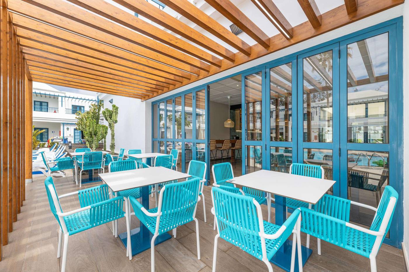 THB-Tropical-Island-Restaurant-29