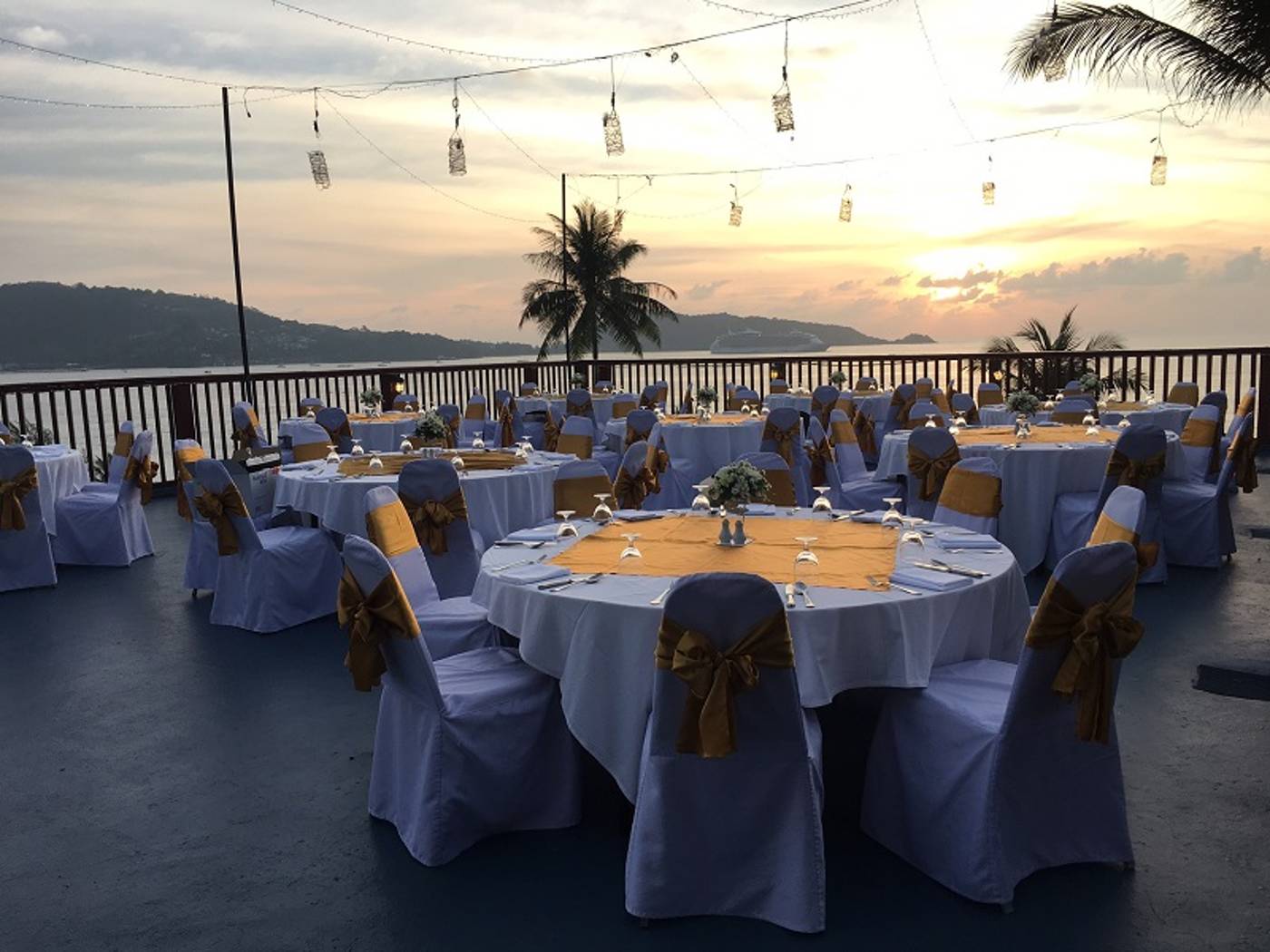 Novotel-Phuket-Resort-Restaurant-23