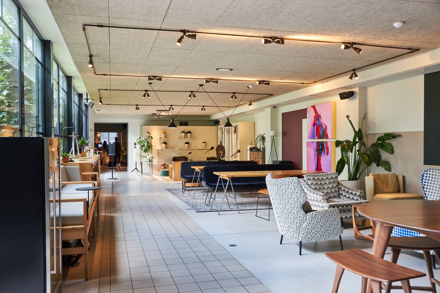 Le-Grand-Quartier-Lobby-3