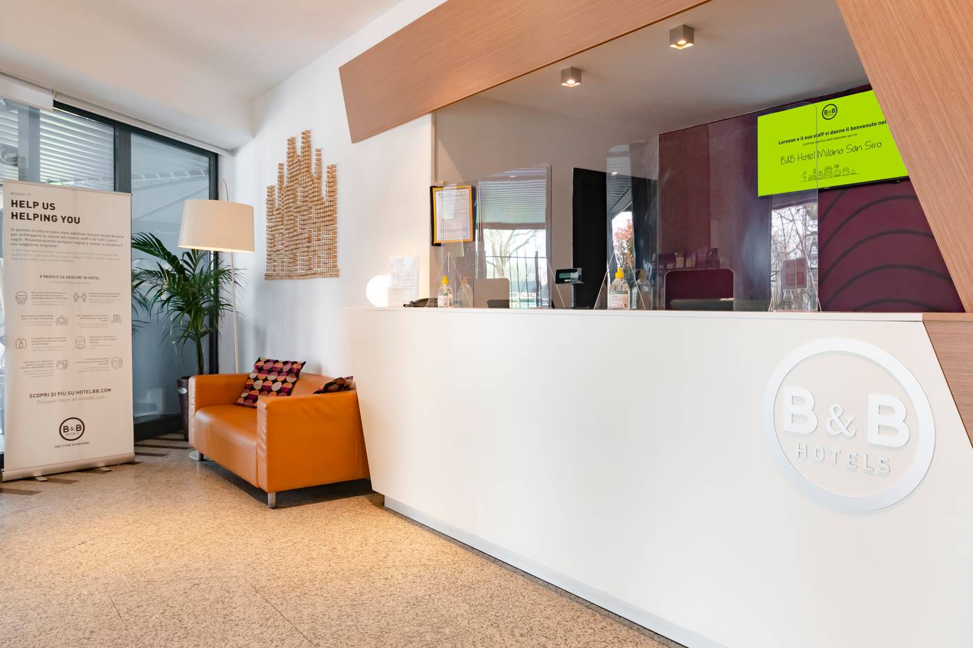 B-B-Hotel-Milano-San-Siro-Lobby-8