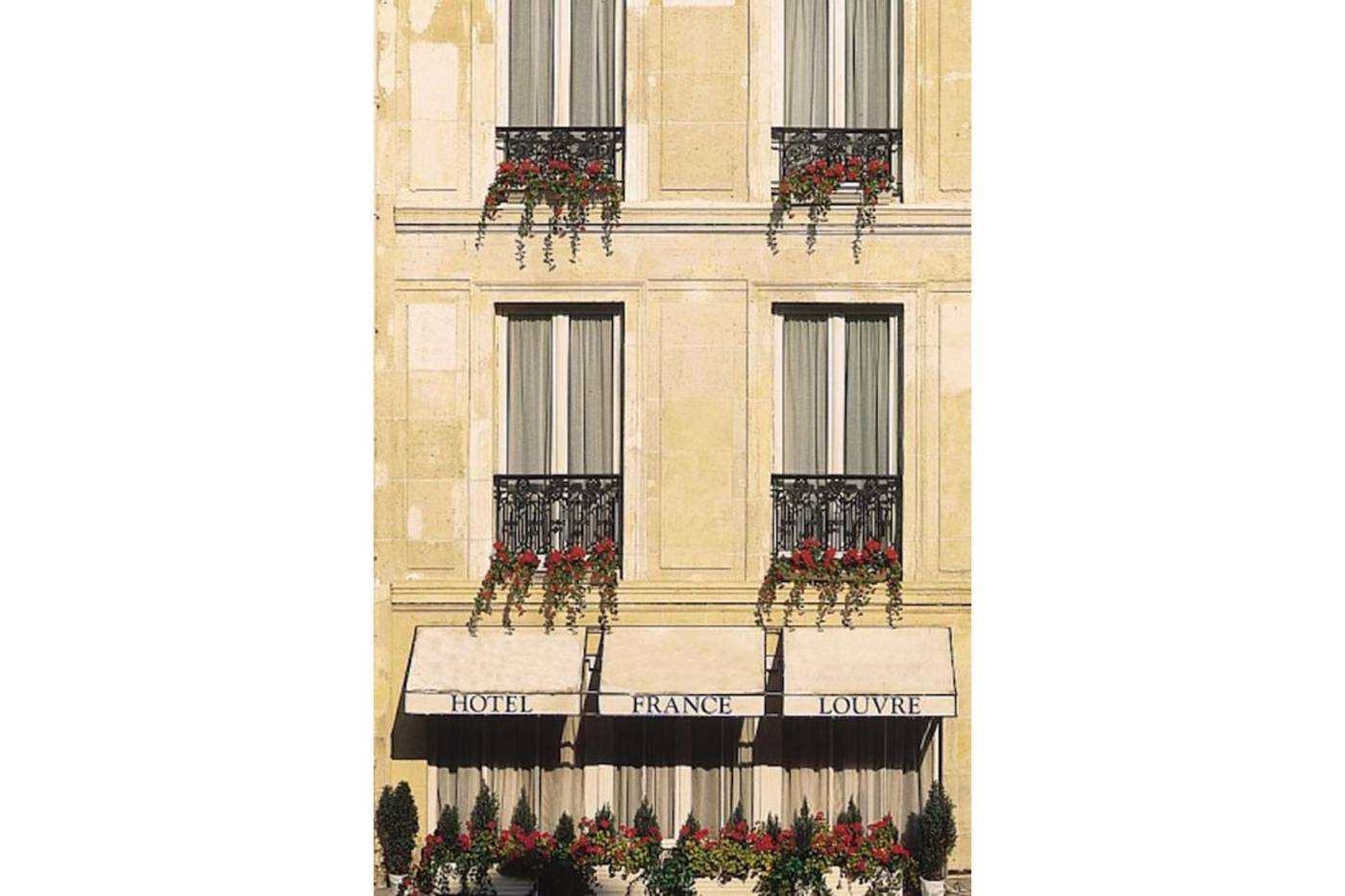 France-Louvre-General-view-6