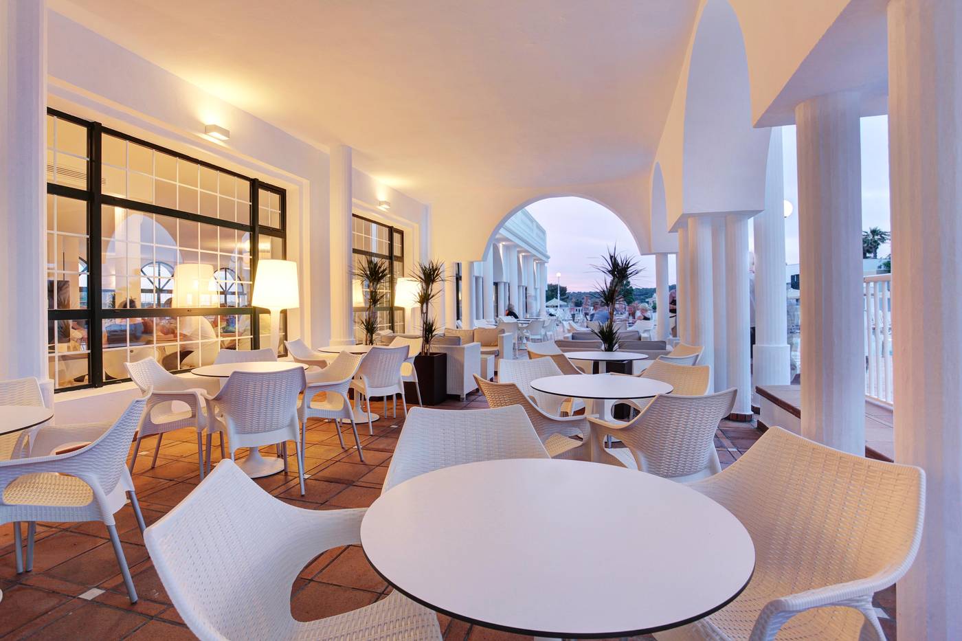 Grupotel-Mar-de-Menorca-Bar-37