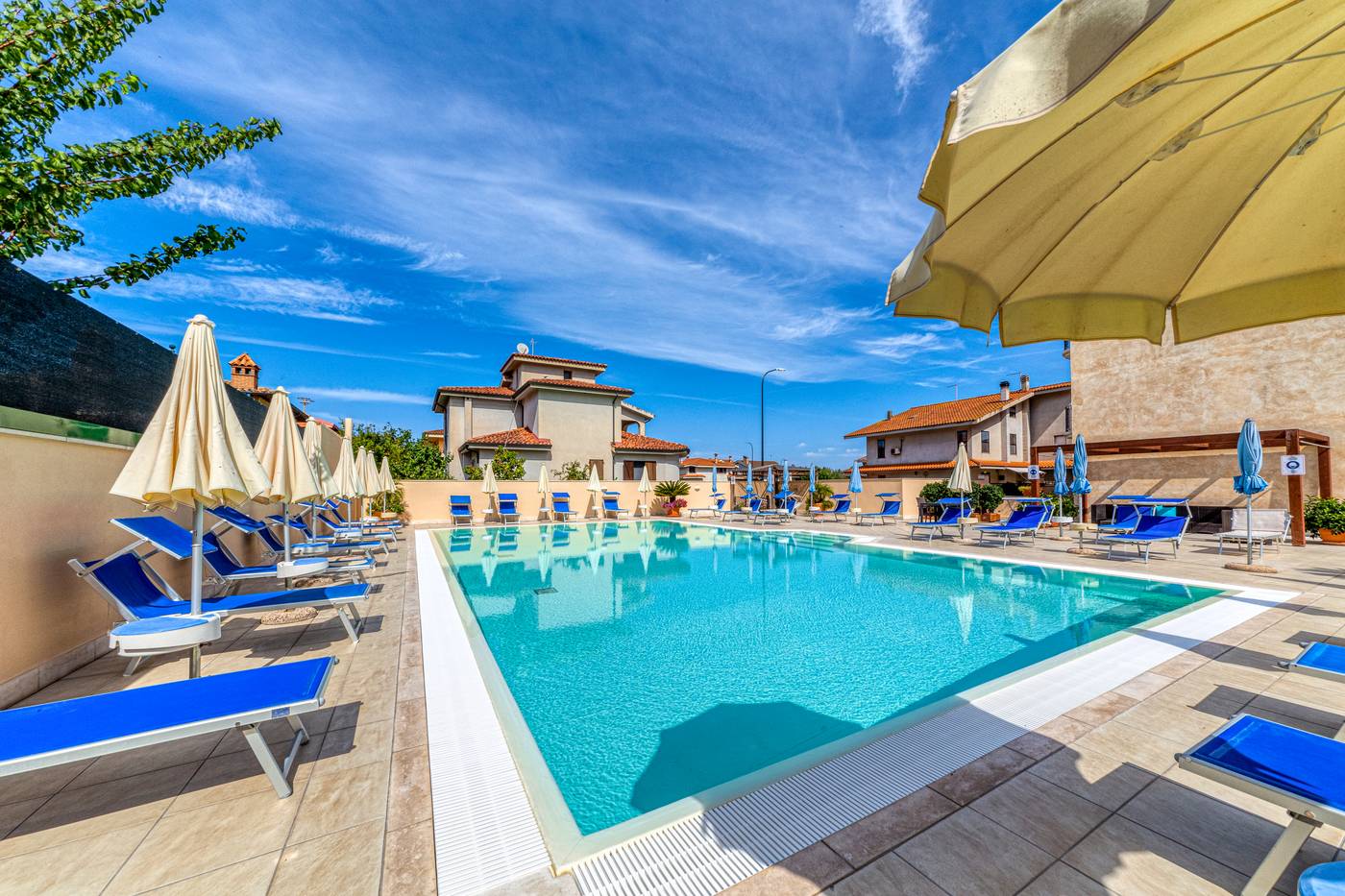 Le-Torri-Hotel-Pool-3