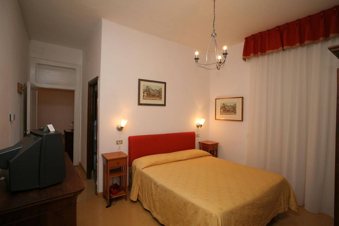 Hotel-Roma---Scanno-Room-23