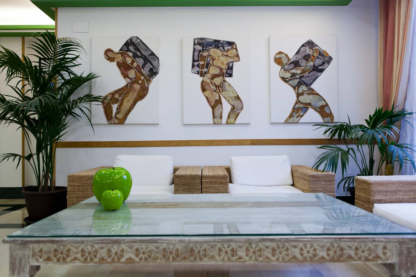 Pineda-Park-Lobby-45