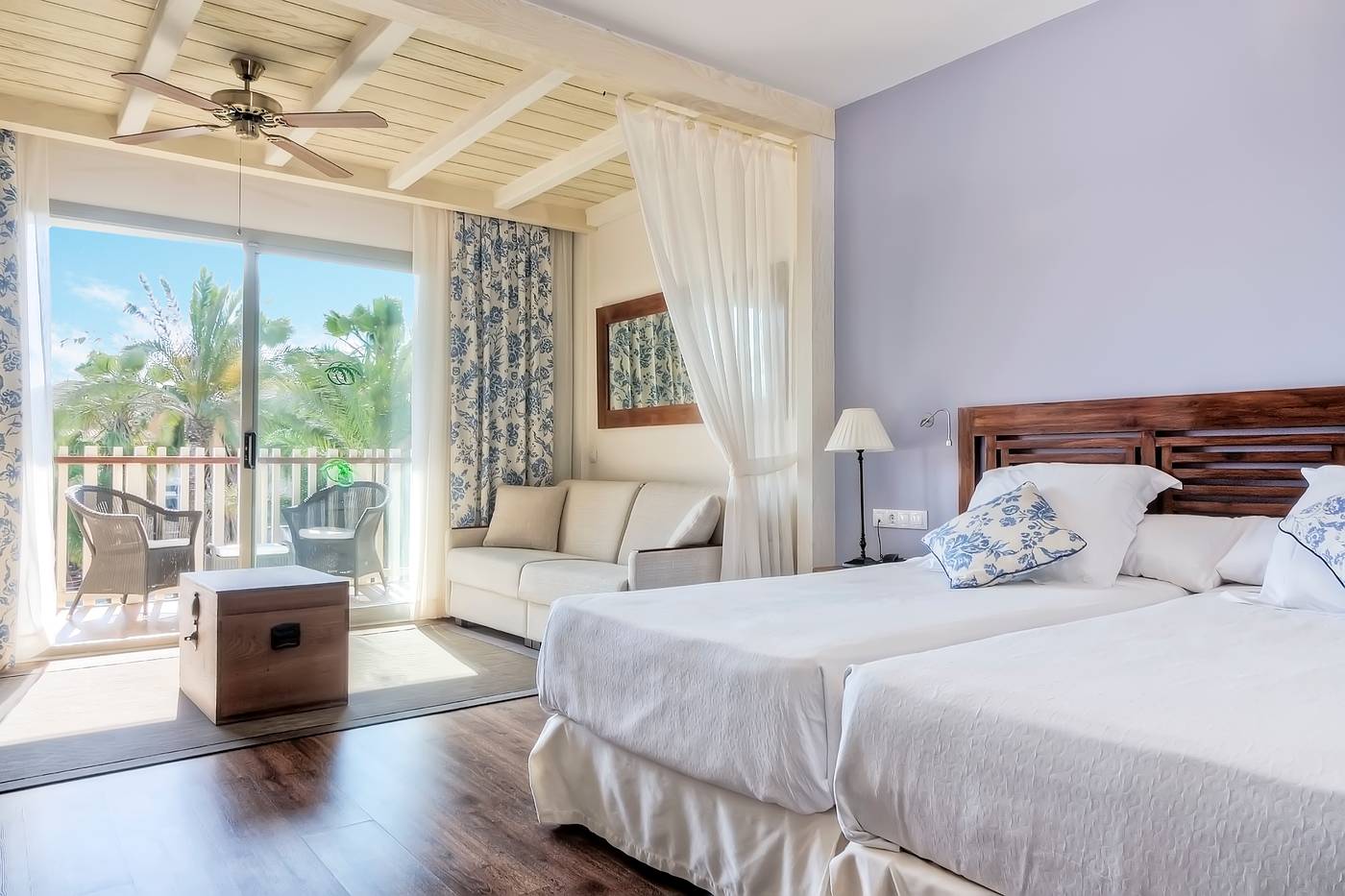PortAventura-Hotel-Caribe---Theme-Park-Room-20