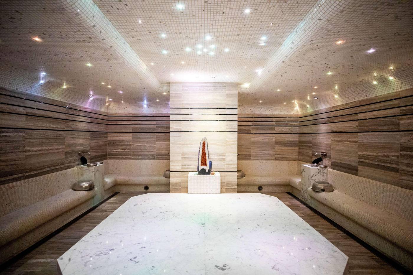 Waldorf-Astoria-Las-Vegas-Sports-and-Entertainment-85