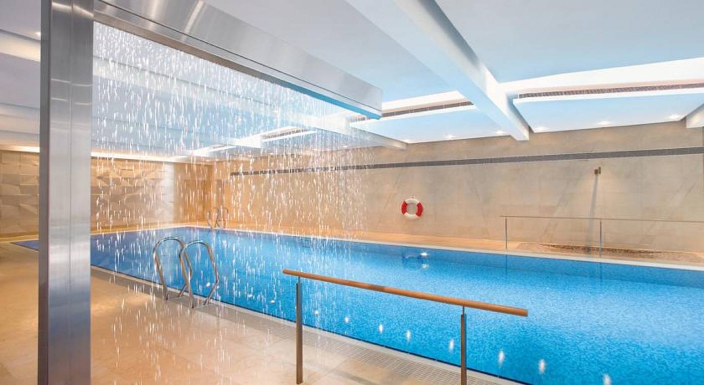 The-Landmark-Mandarin-Oriental--Hong-Kong-Pool-21