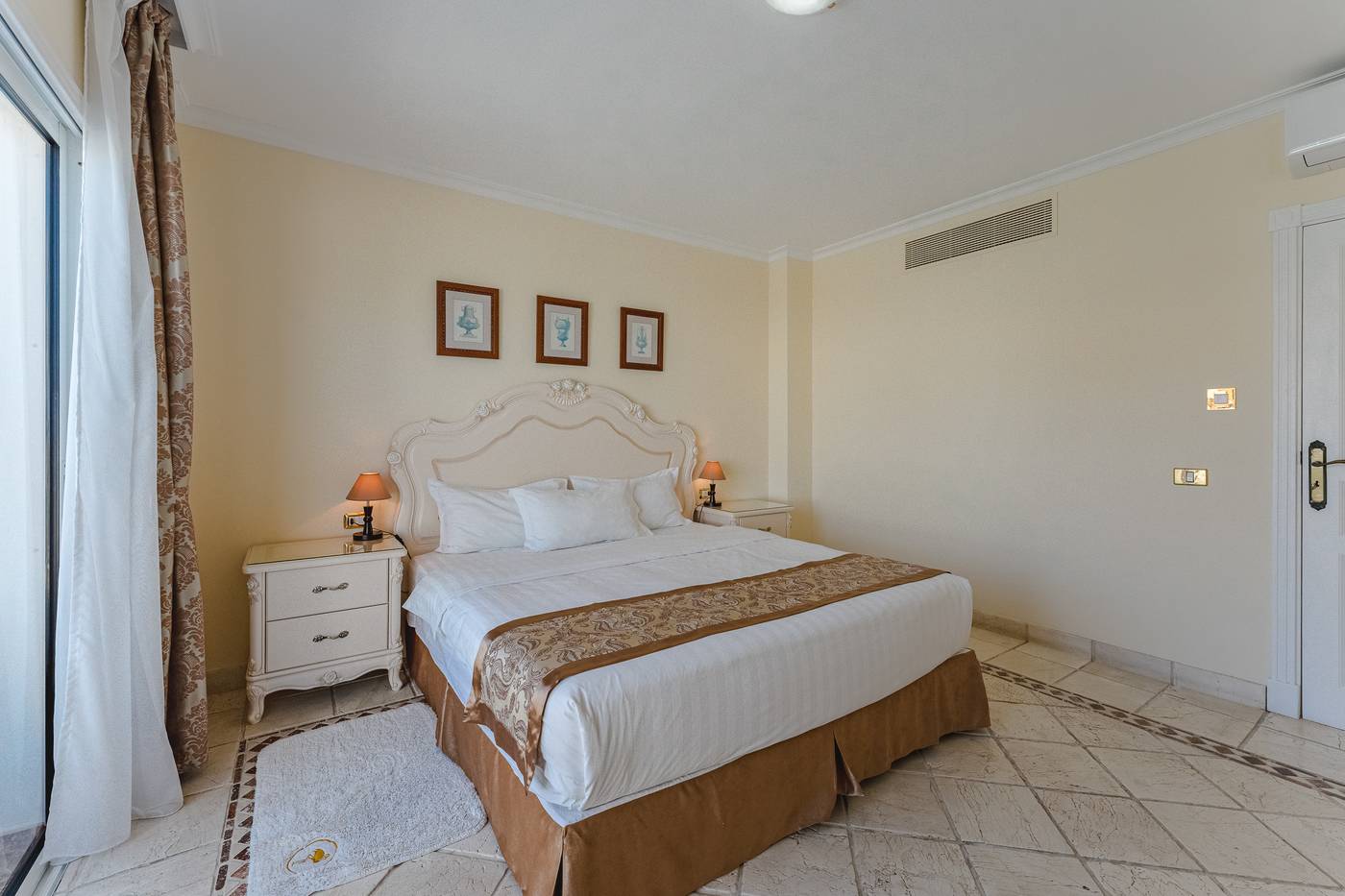 Flamingo-Suites-Room-48