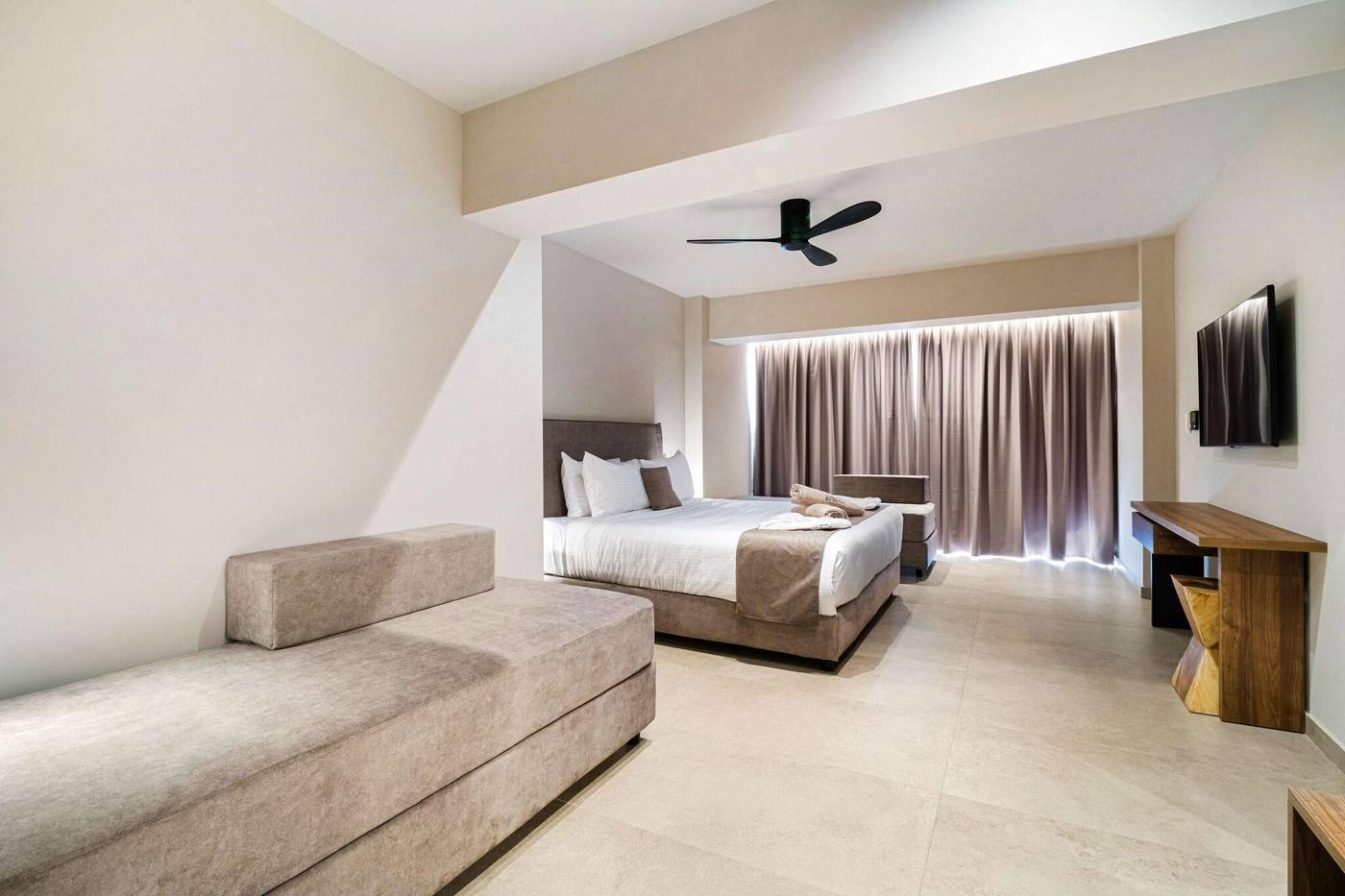 Eden-Rock-Room-27