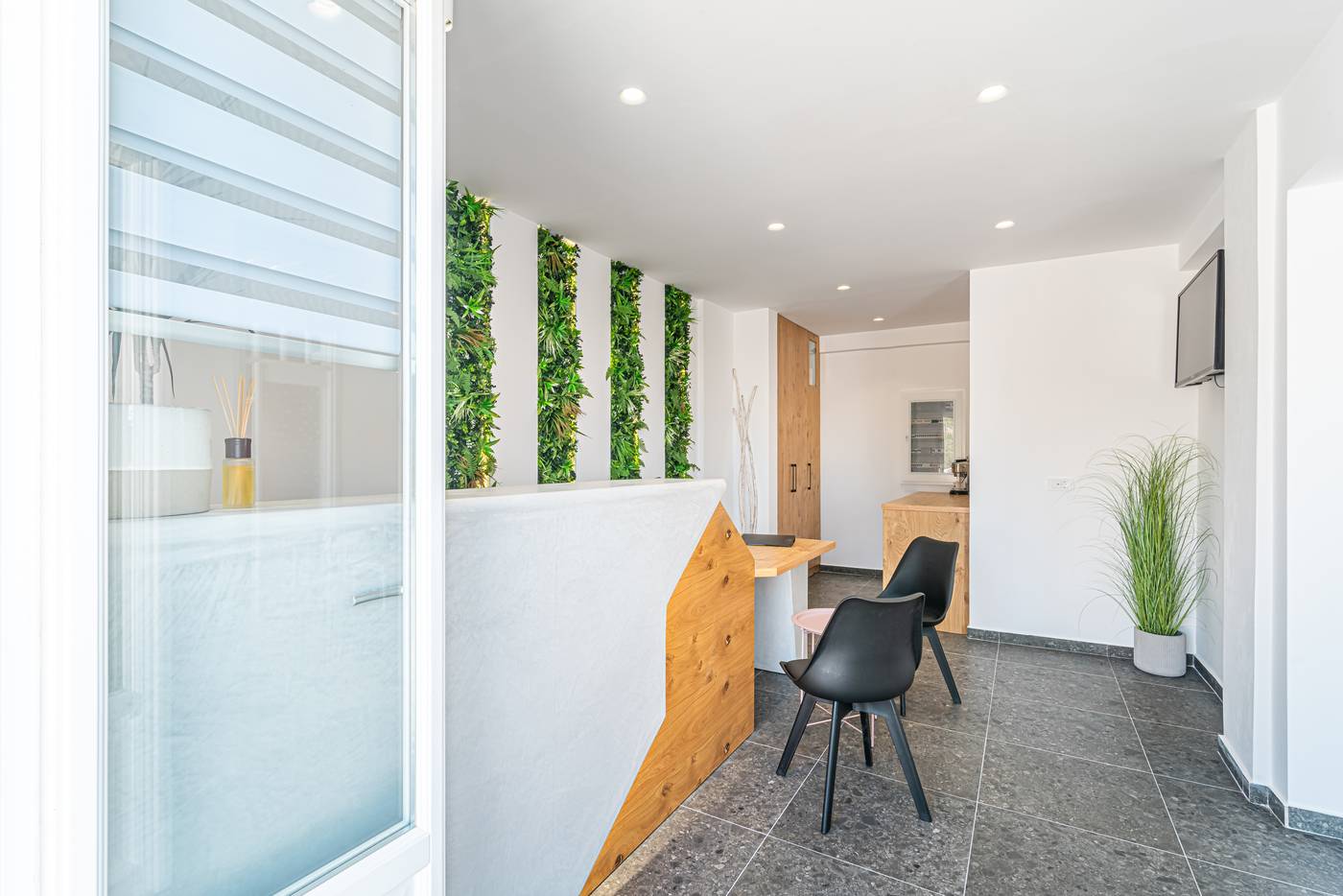 Marianna-Hotel-Lobby-30