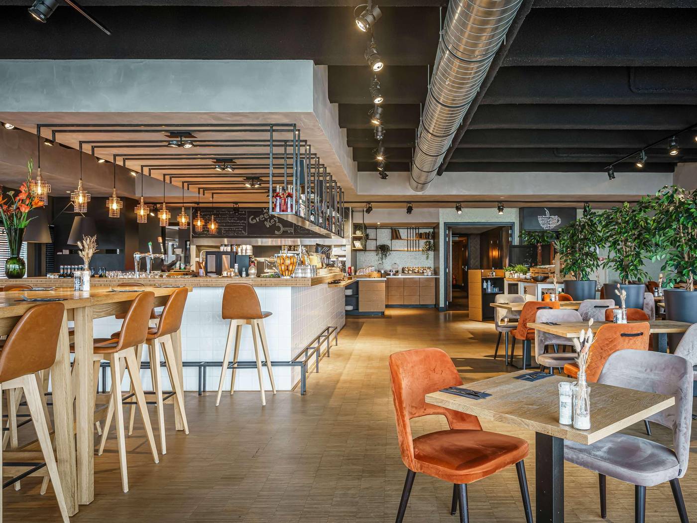 Mercure-Hotel-Amsterdam-Sloterdijk-Station-Restaurant-14