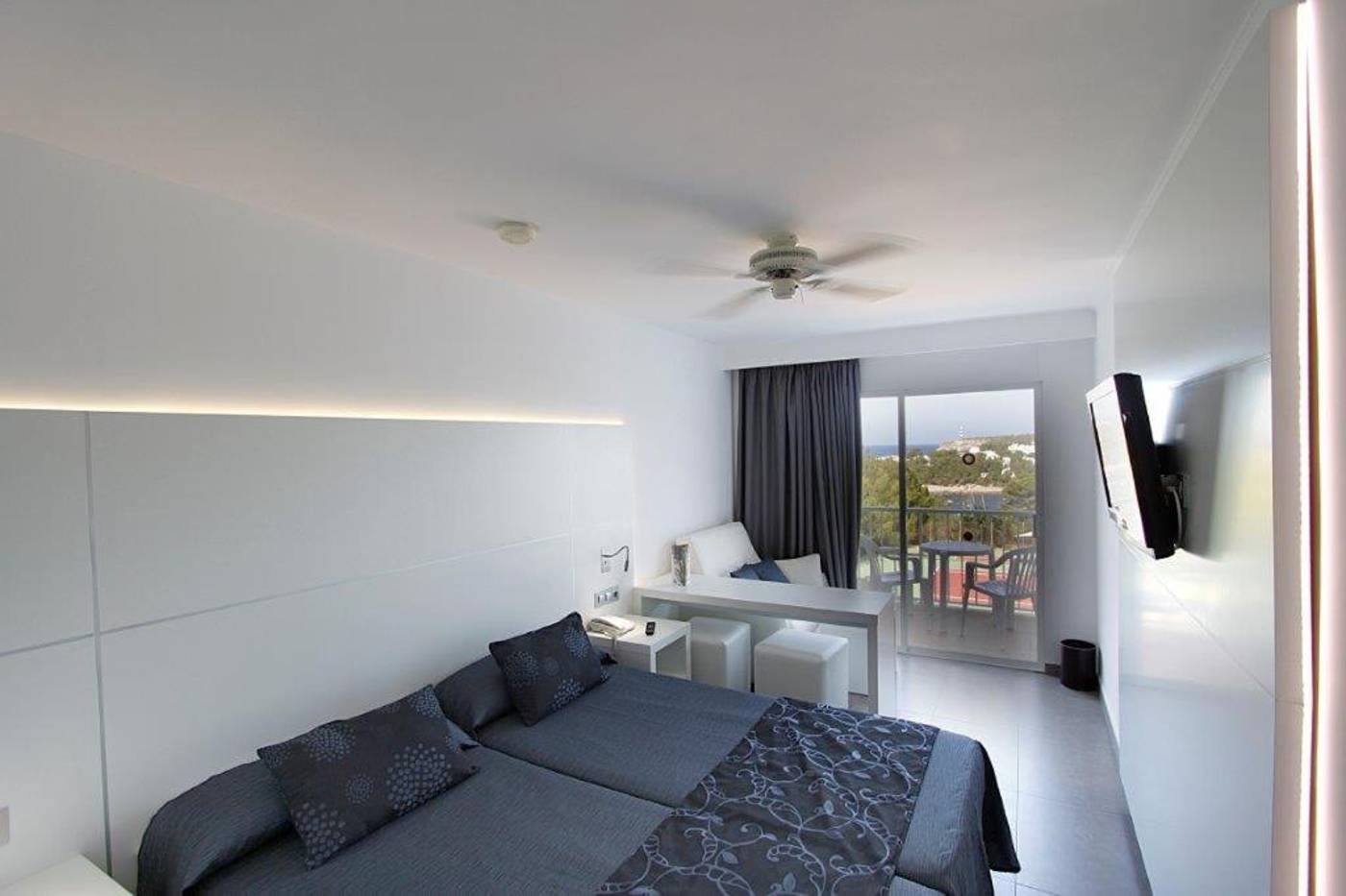 Portinatx-Beach-Club-Hotel-Room-40