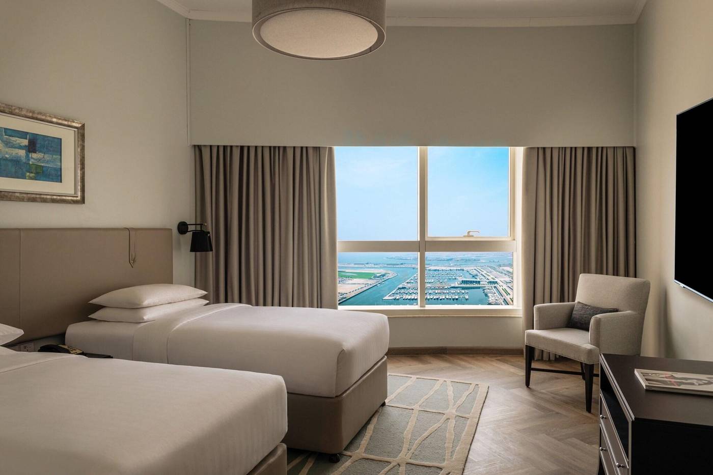 Dubai-Marriott-Harbour-Hotel---Suites-Room-7
