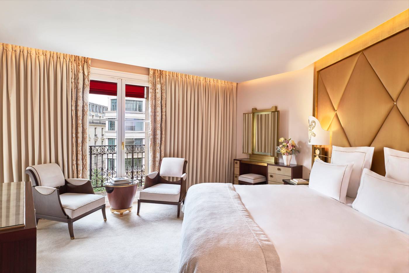Hotel-Barriere-Le-Fouquets-Paris-Room-25