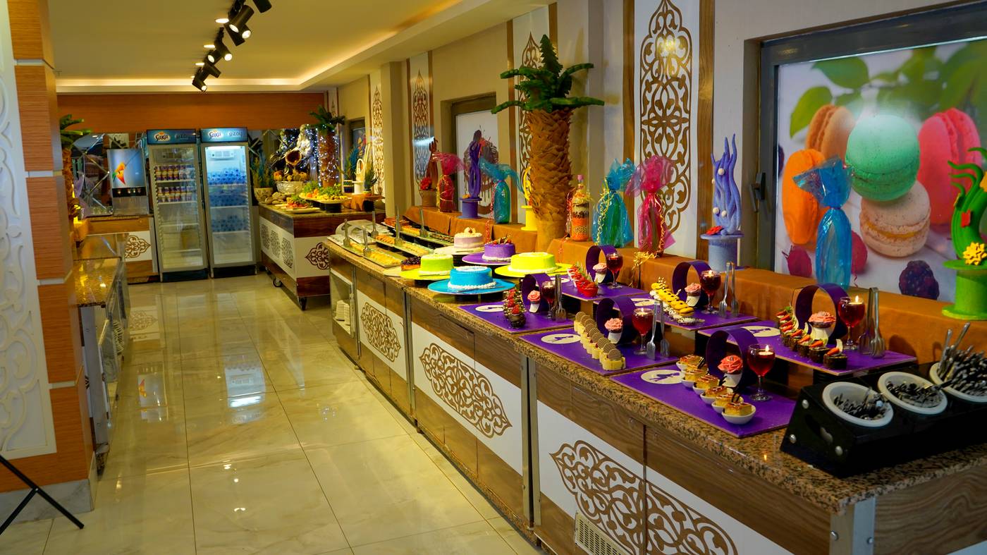 Club-Aqua-Plaza-Restaurant-52