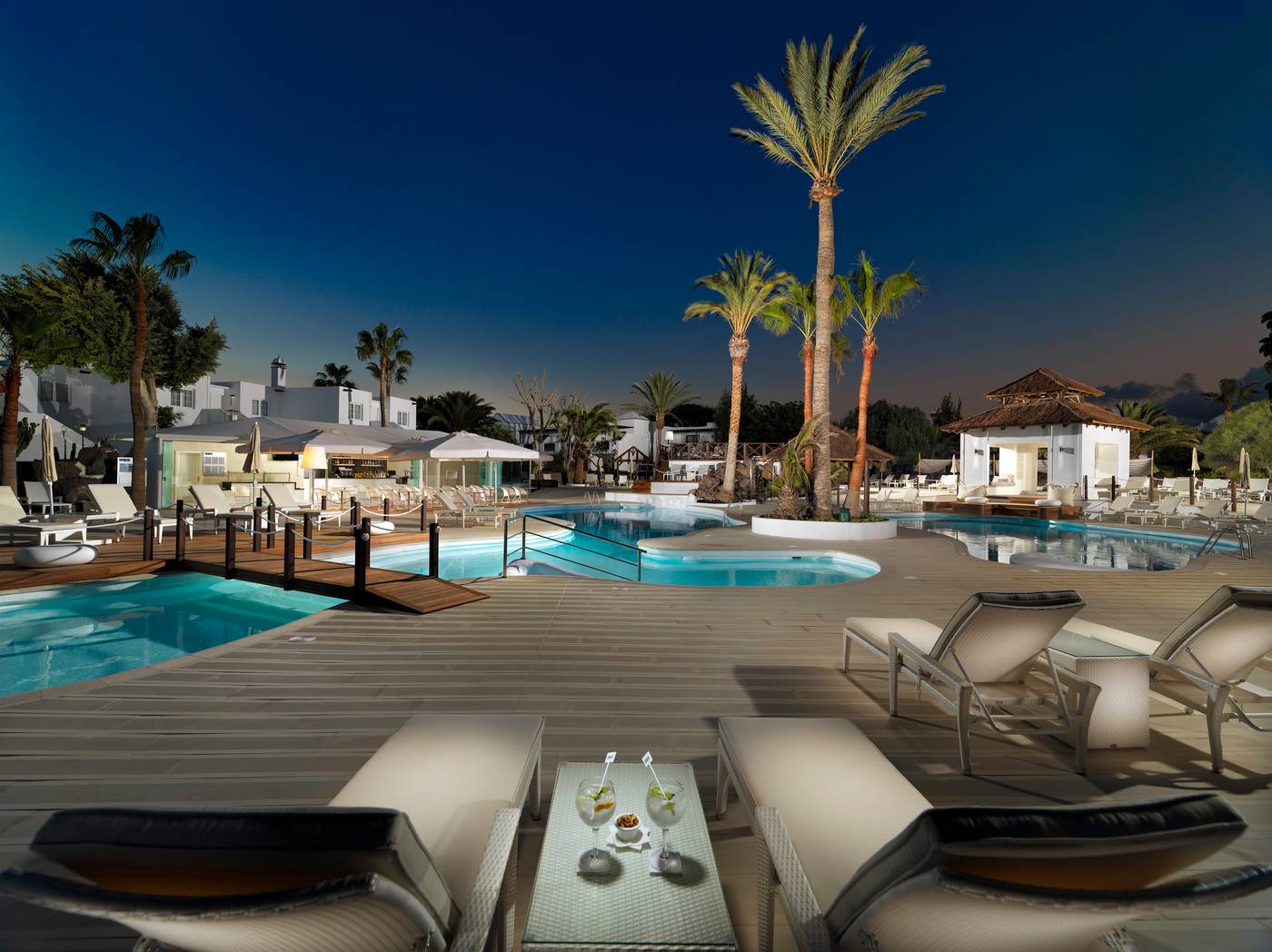 H10-White-Suites---Adults-Only-General-view-2