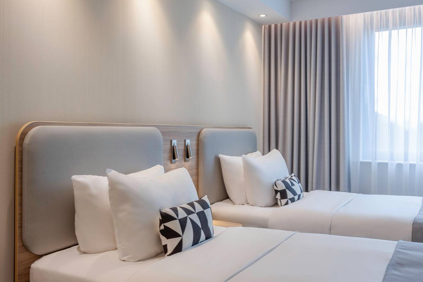 Holiday-Inn-Express-Hotel-Dublin-Airport-Room-35