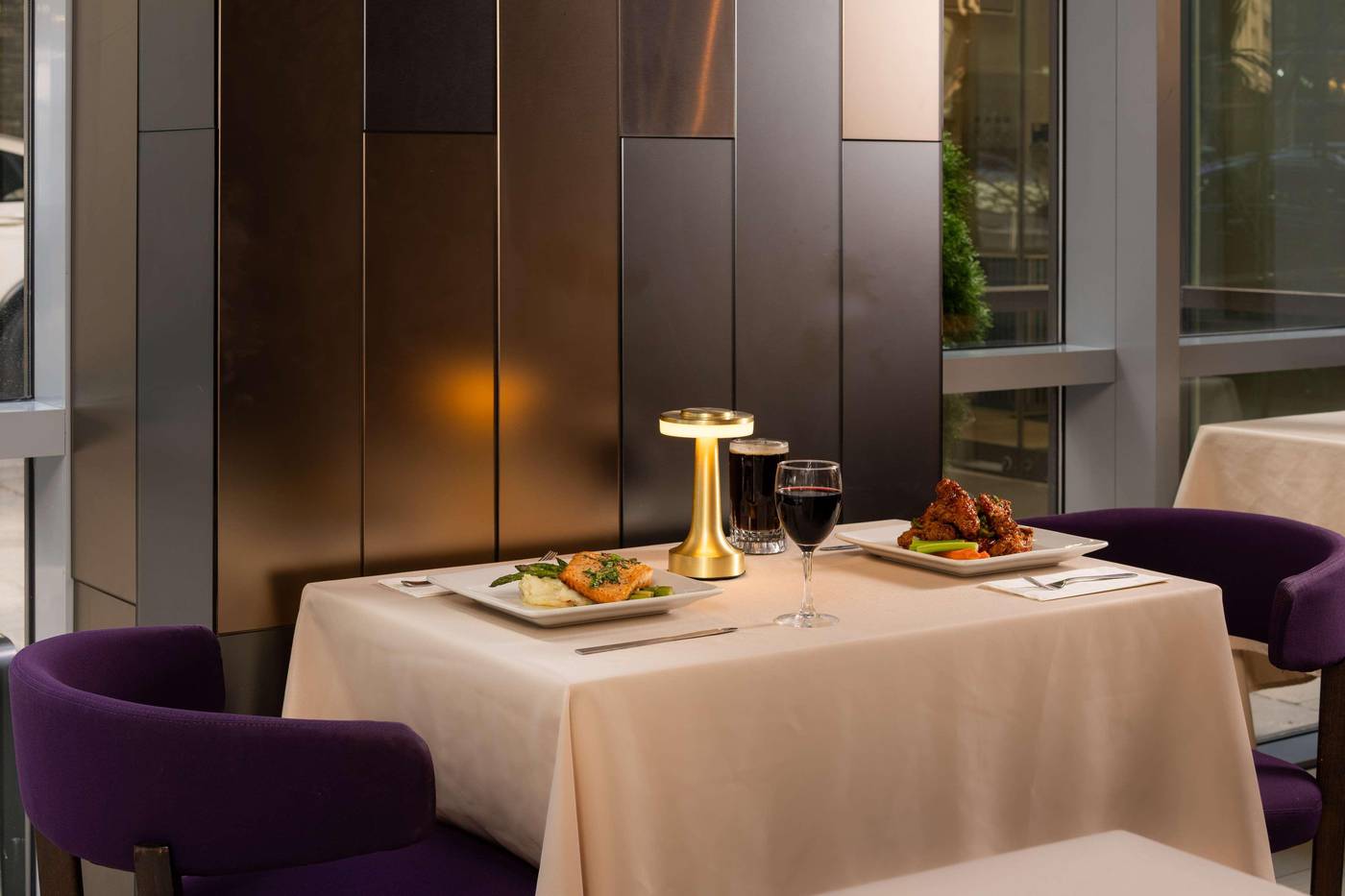 Embassy-Suites-by-Hilton-New-York-Manhattan-Times-Sq-Restaurant-17