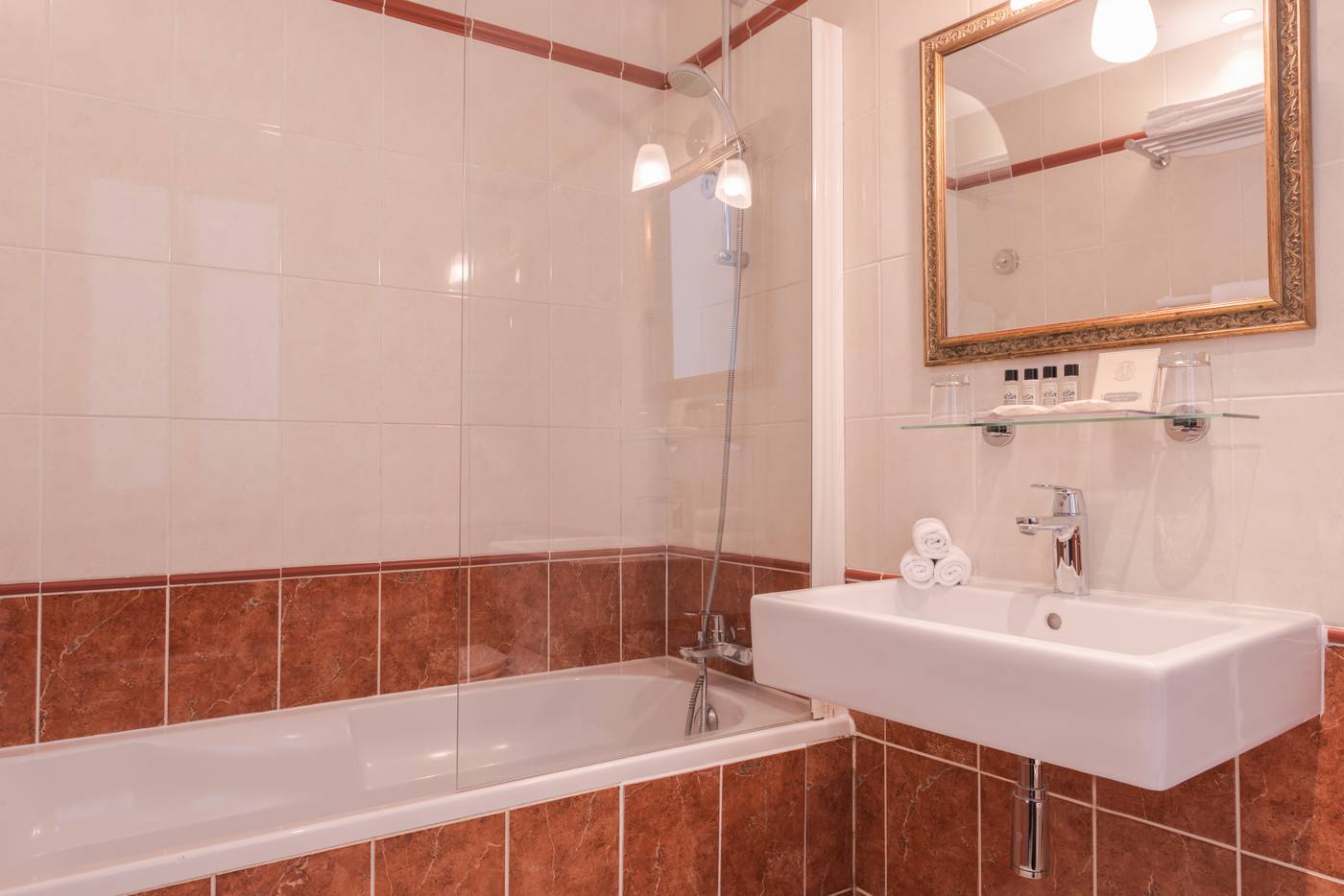 Magda-Champs-Elysees-Room-31