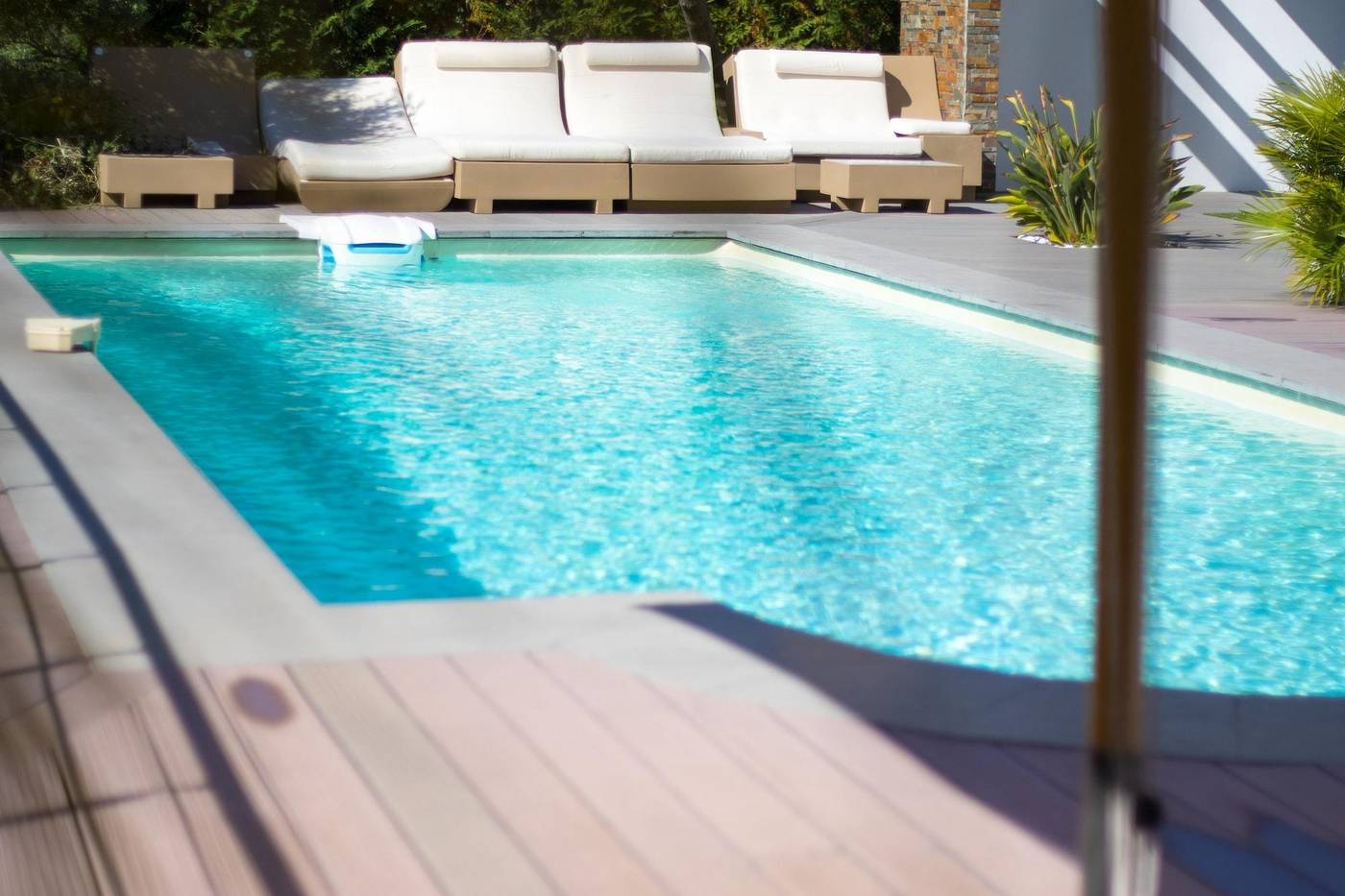 La-Villa-Louancelie-Terrace-12