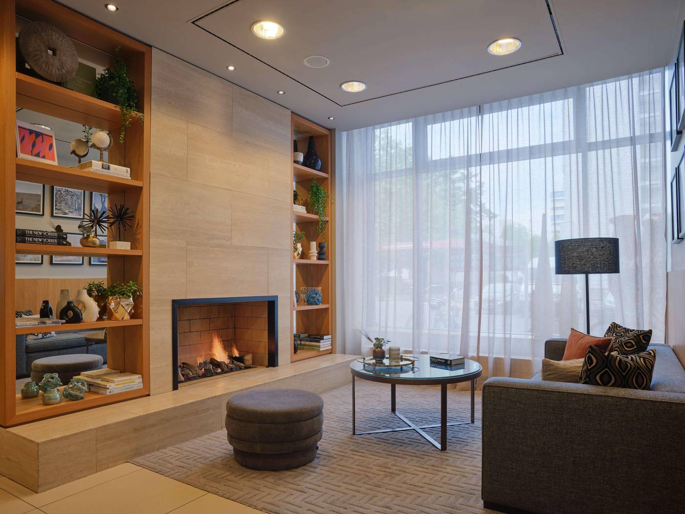 Adina-Apartment-Hotel-Berlin-Checkpoint-Charlie-Lobby-3