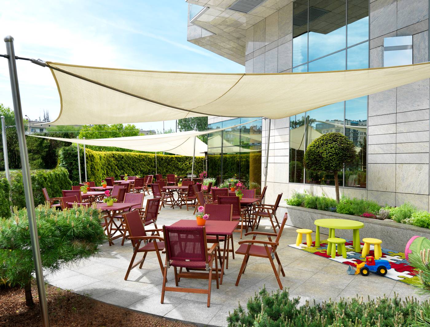 Regent-Warsaw-Hotel-Terrace-3