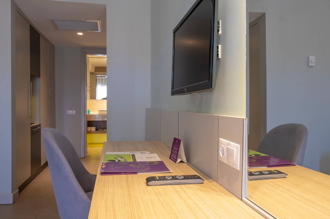 Queen-s-Park-Le-Jardin-Room-22