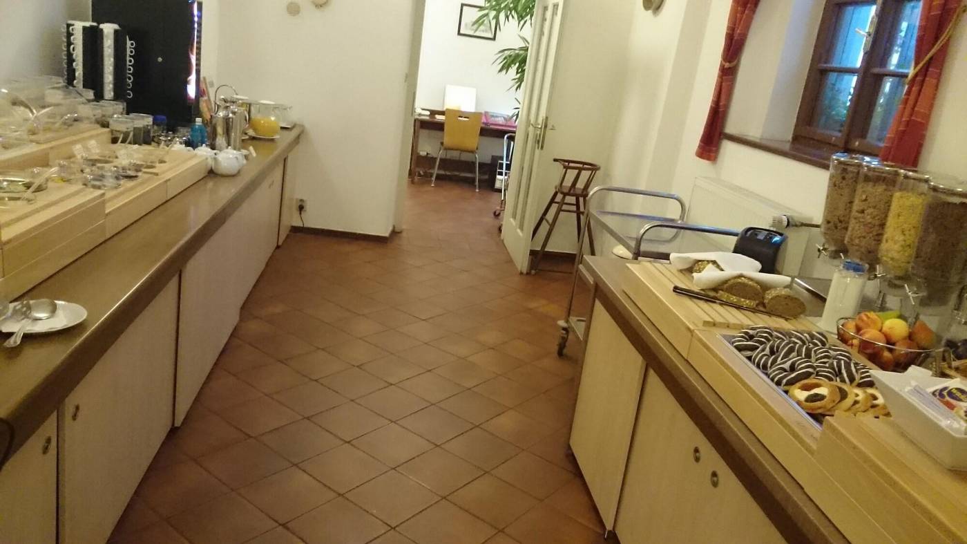 Adalbert-Brevnosky-Klaster-Restaurant-12