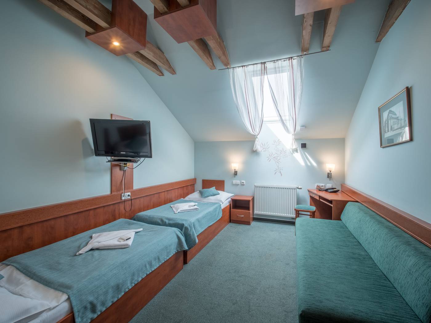 Alton-Prague-General-view-6