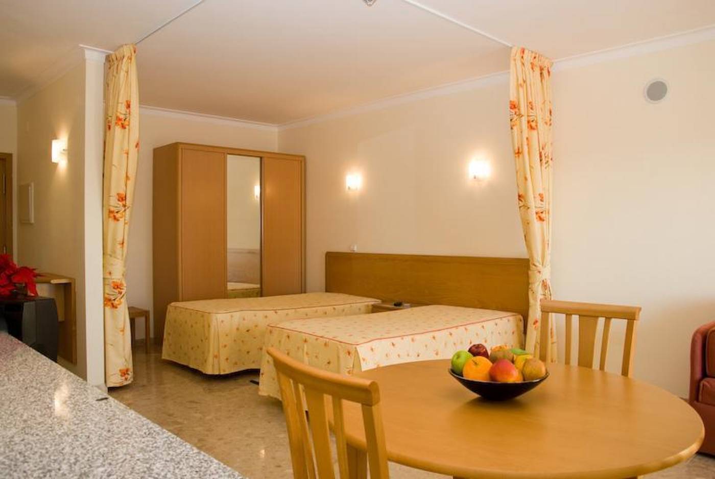 Clube-Praia-Mar-Room-11