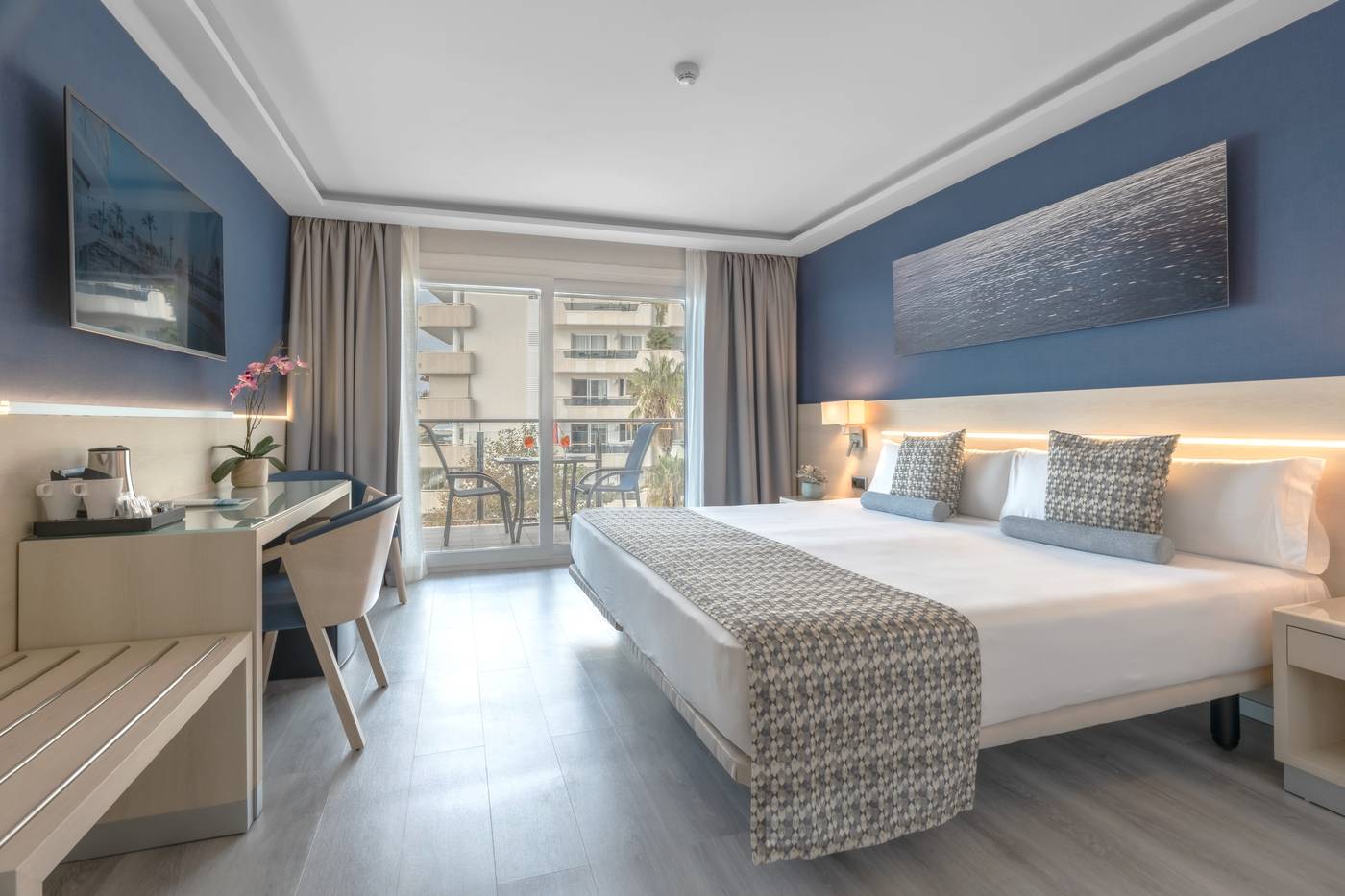 Calipolis-Hotel-Room-32