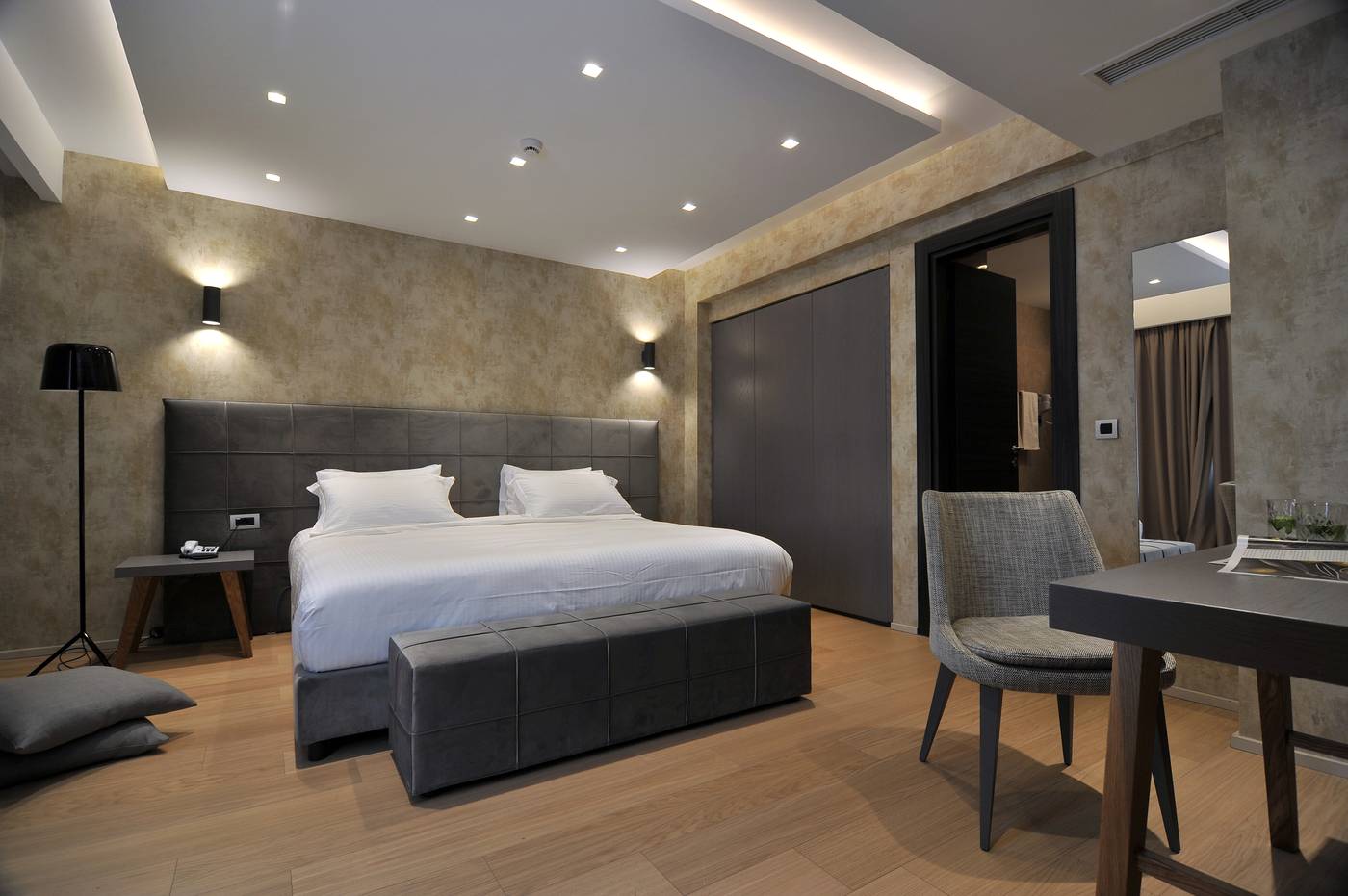 Athenaeum-Grand-Hotel-Room-17