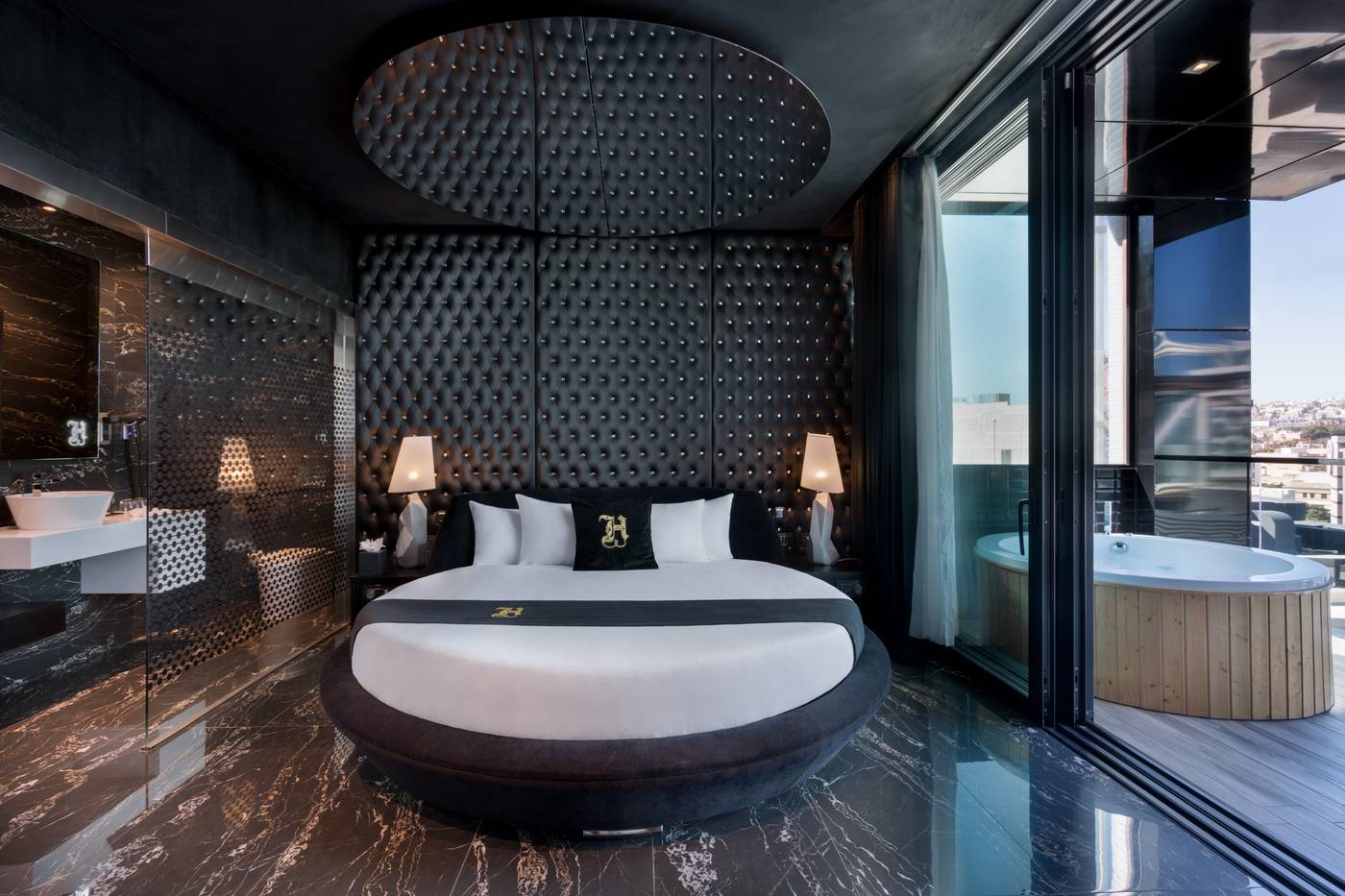 Hugo-s-Boutique-Hotel-Room-18