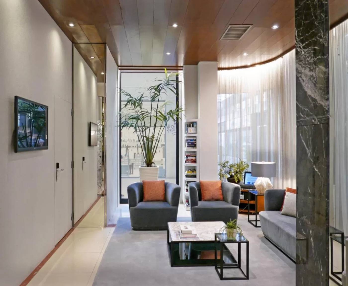 Best-Western-Hotel-City-Lobby-11