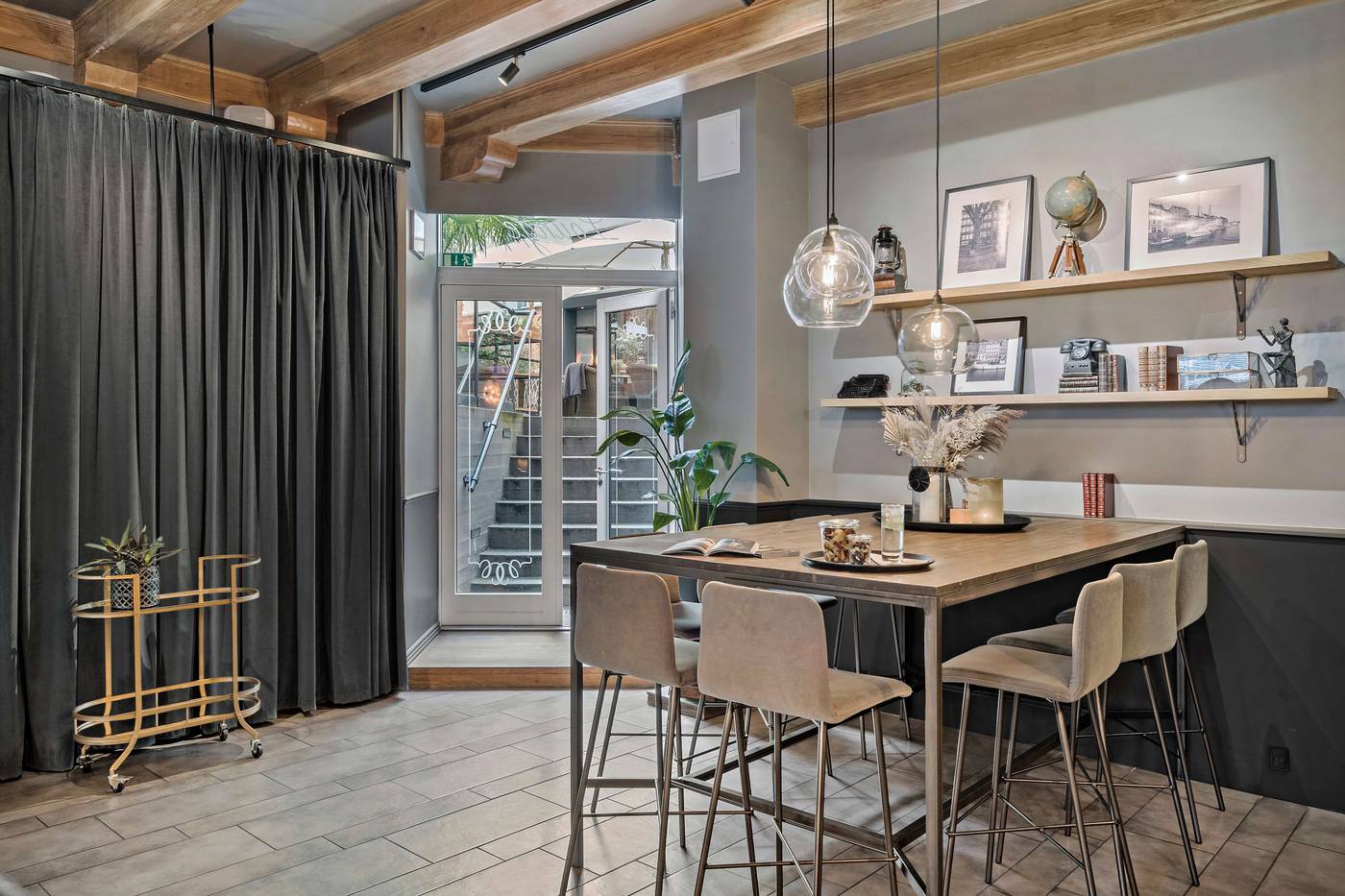 Best-Western-Hotel-Hebron-Lobby-6