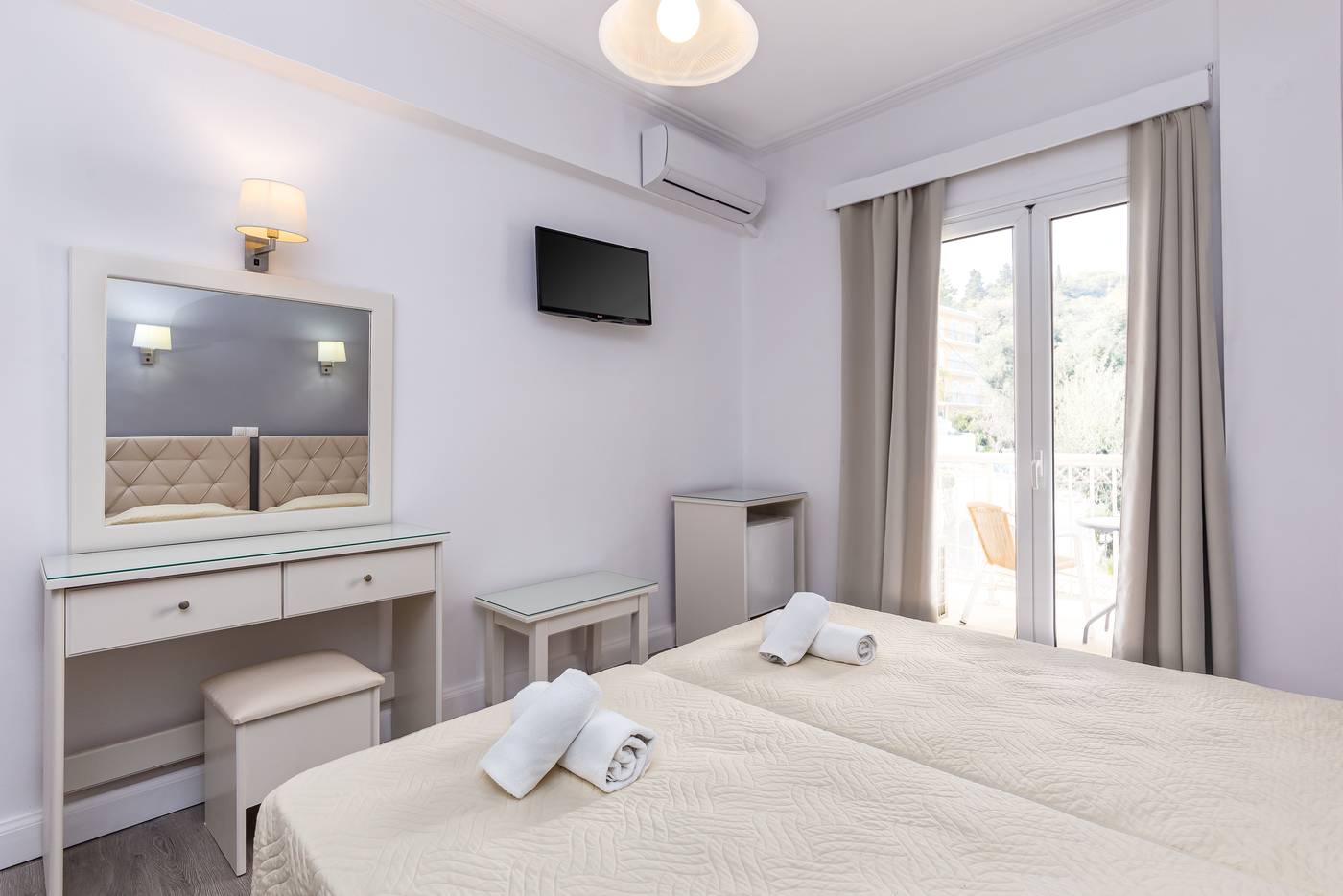 Oasis-Hotel-Room-18