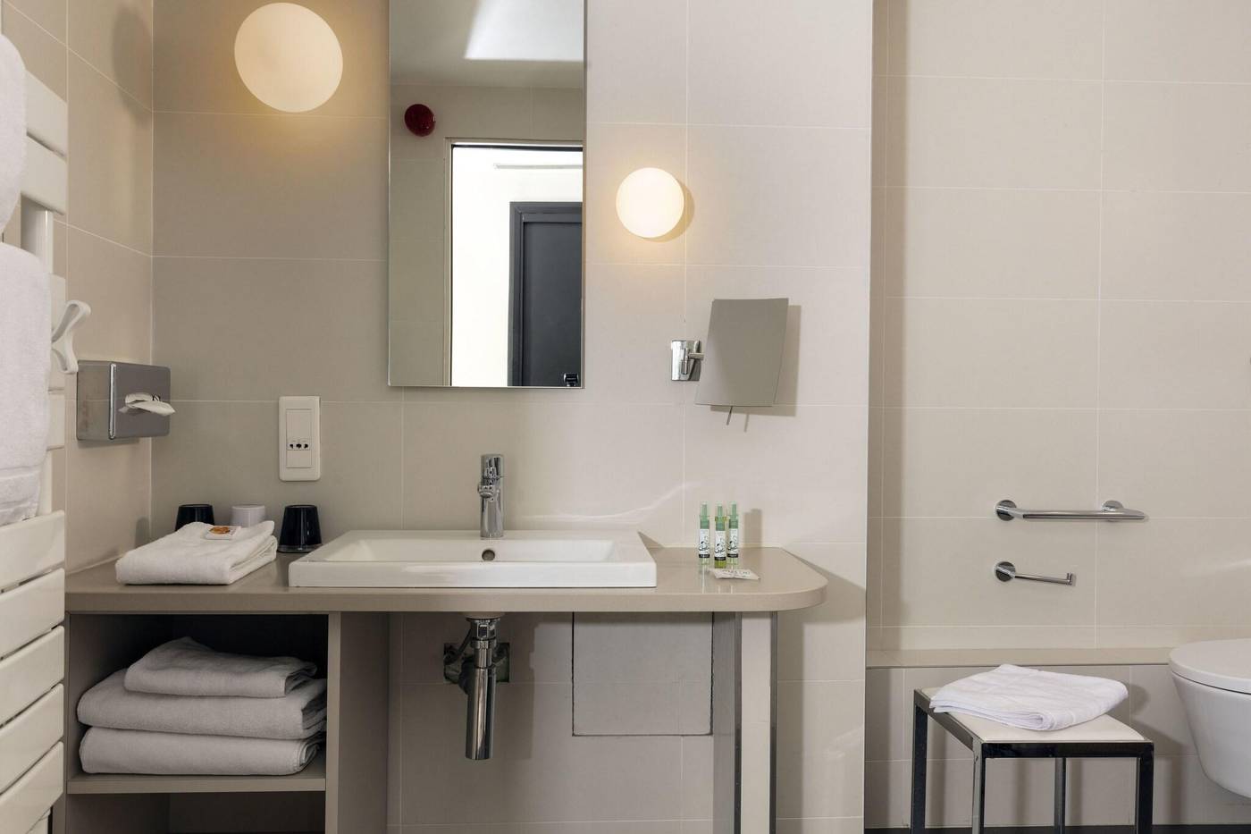 Hotel-Yllen-Eiffel-Room-40