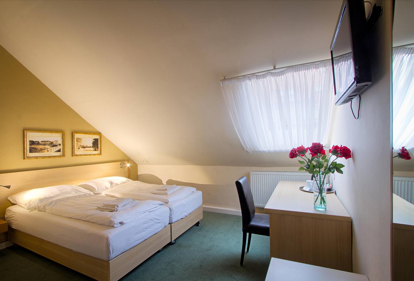 Taurus-Czech Republic-PRAGUE 3-Room-5