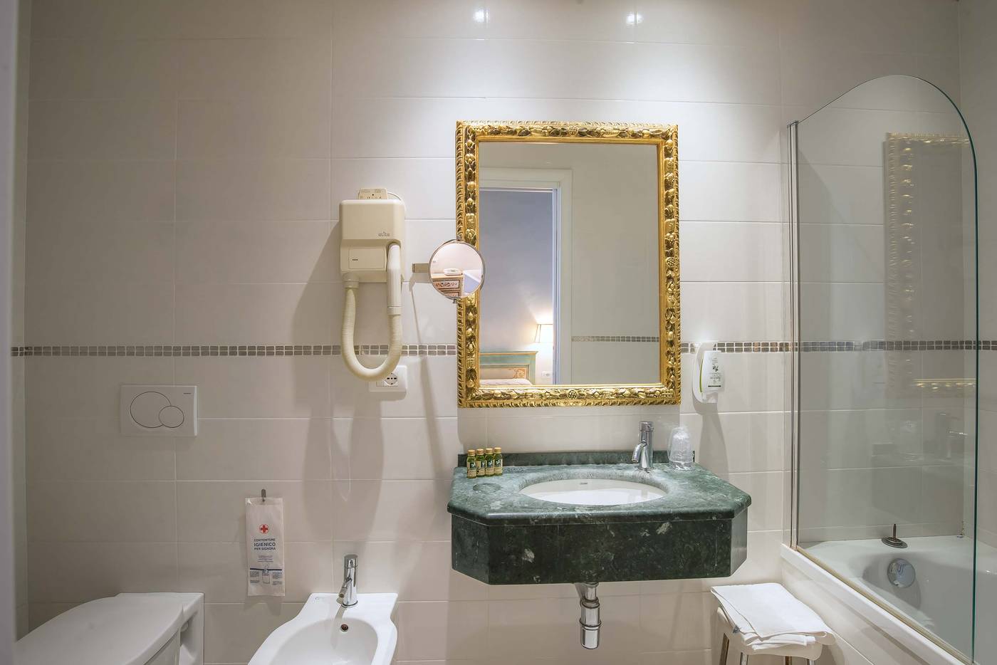 Machiavelli-Palace-Room-71