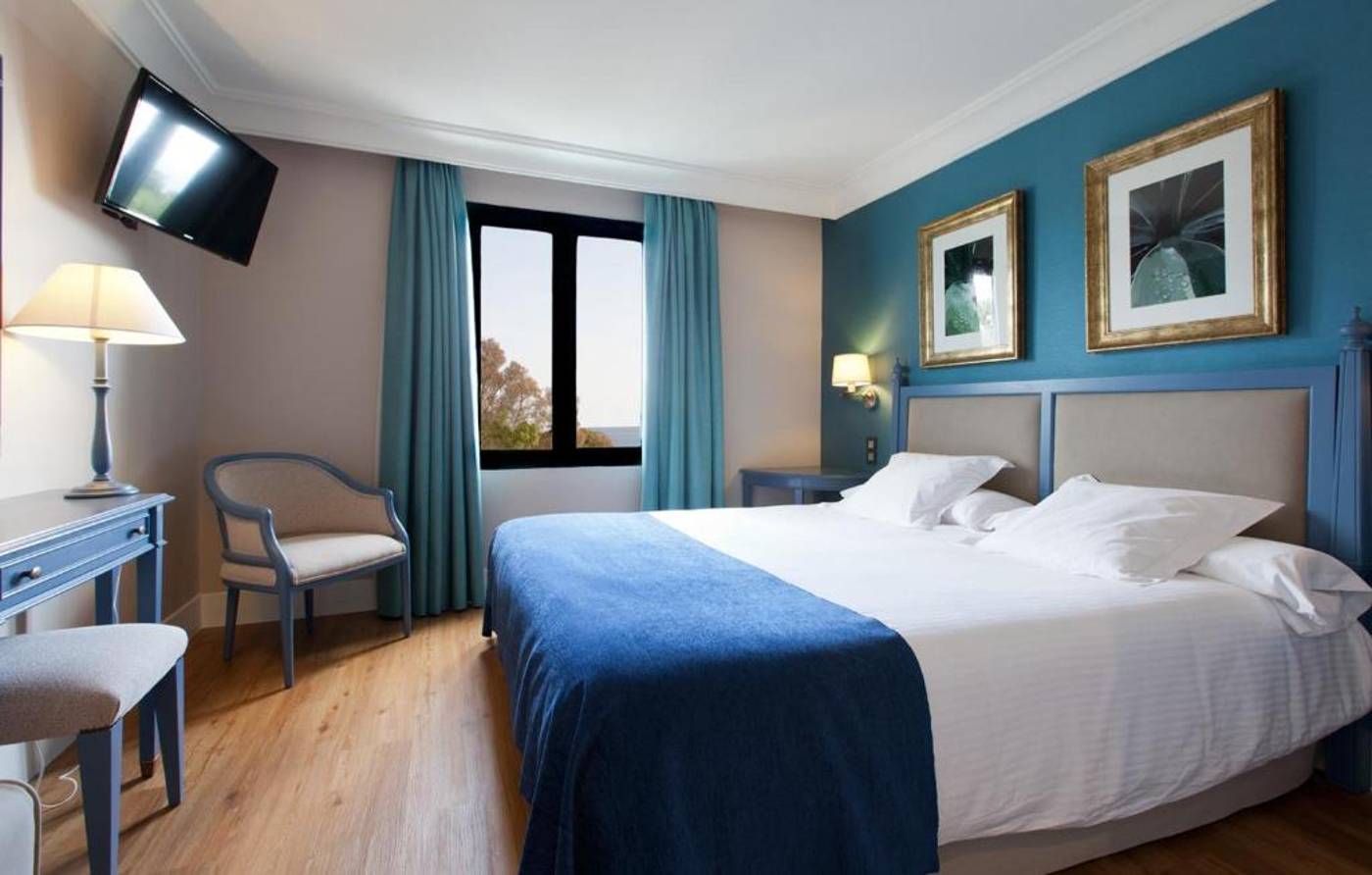 Los-Monteros-Room-37