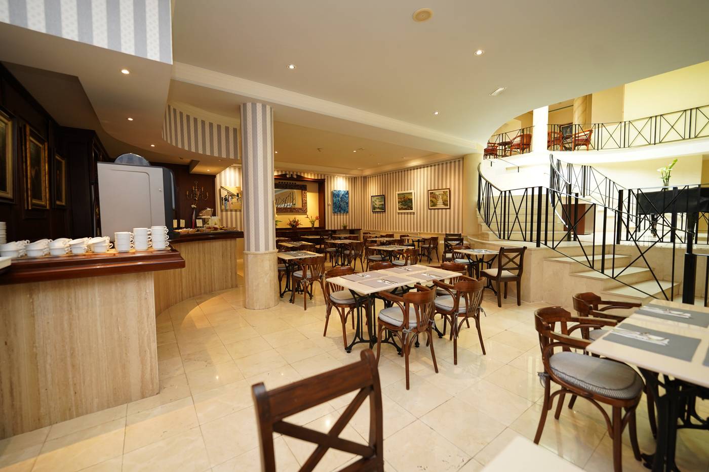 Hotel-RF-Astoria---Adults-Only-Restaurant-25