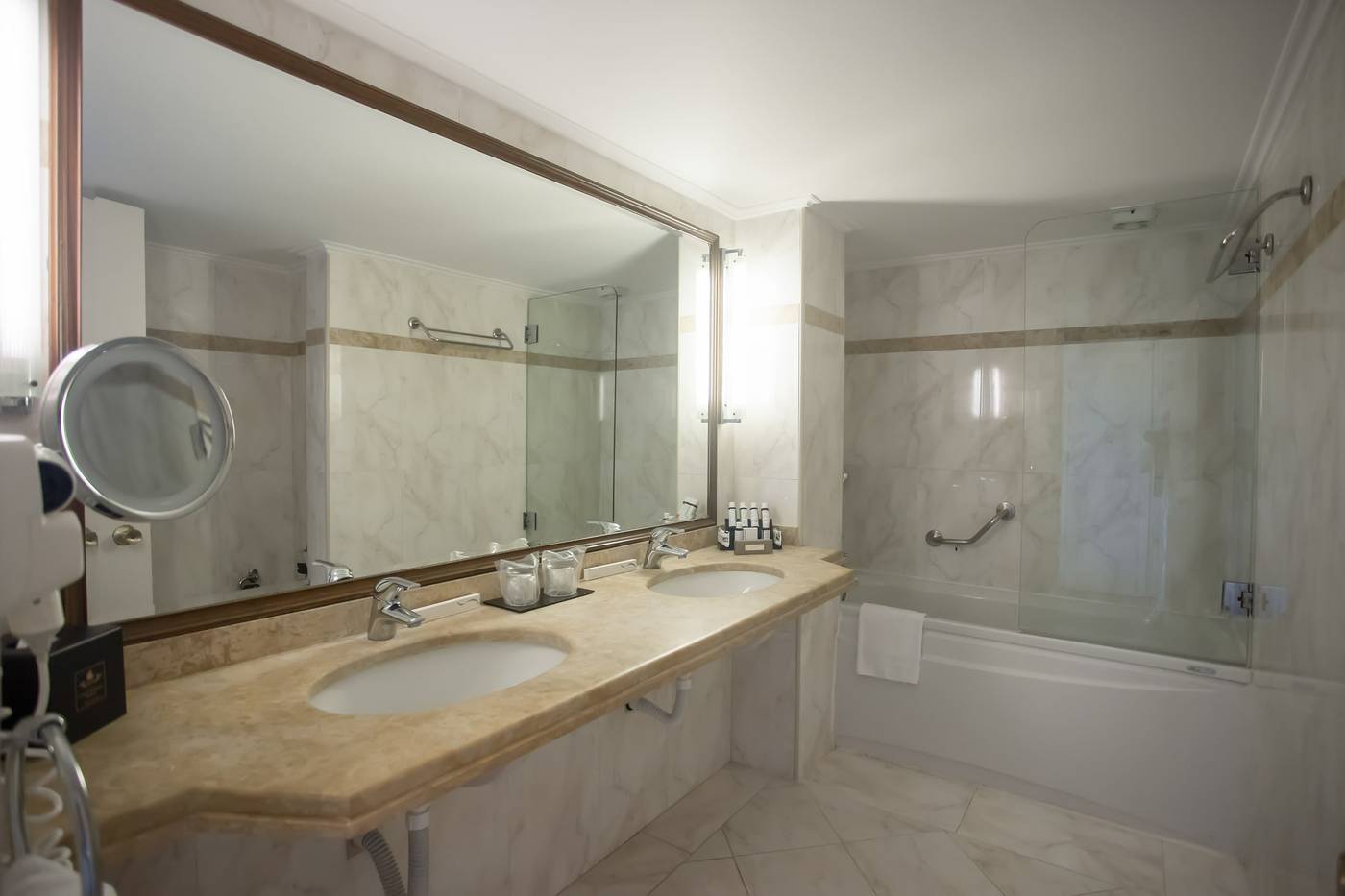 Corfu-Holiday-Palace-Room-59