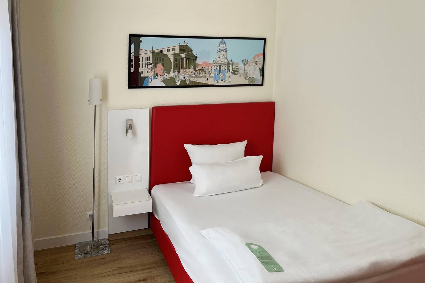 Select-Hotel-Berlin-Checkpoint-Charlie-Room-33