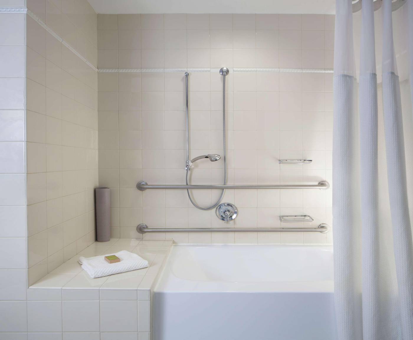 Hilton-Boston-Back-Bay-Room-42