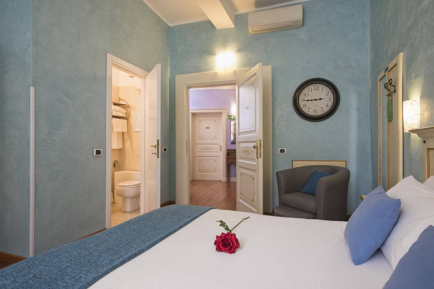 Navona-Tower-Relais-Room-12