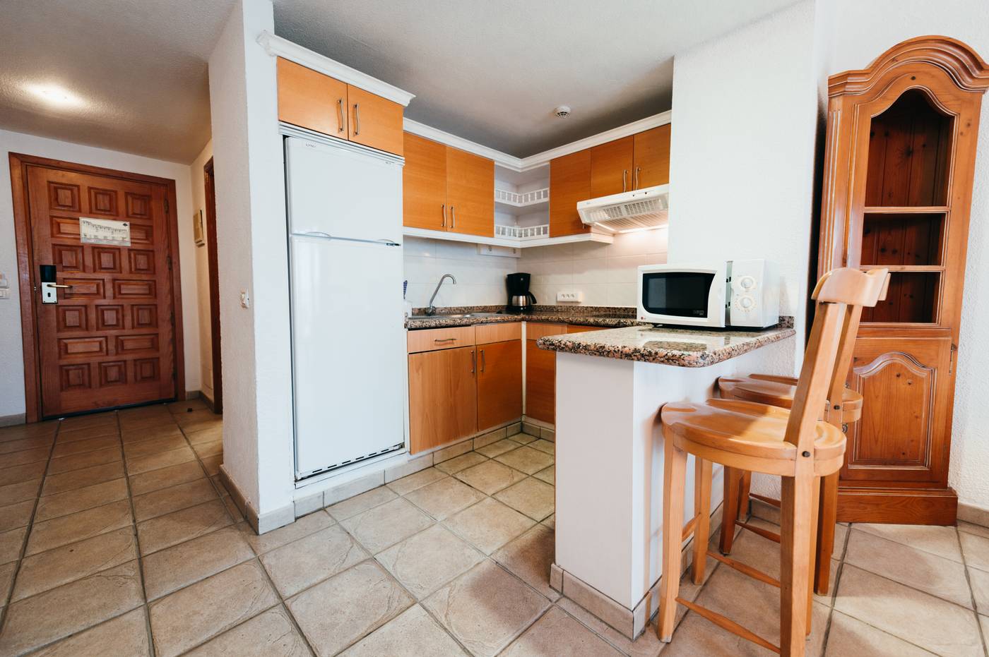 ONA-Beverly-Hills-Room-26