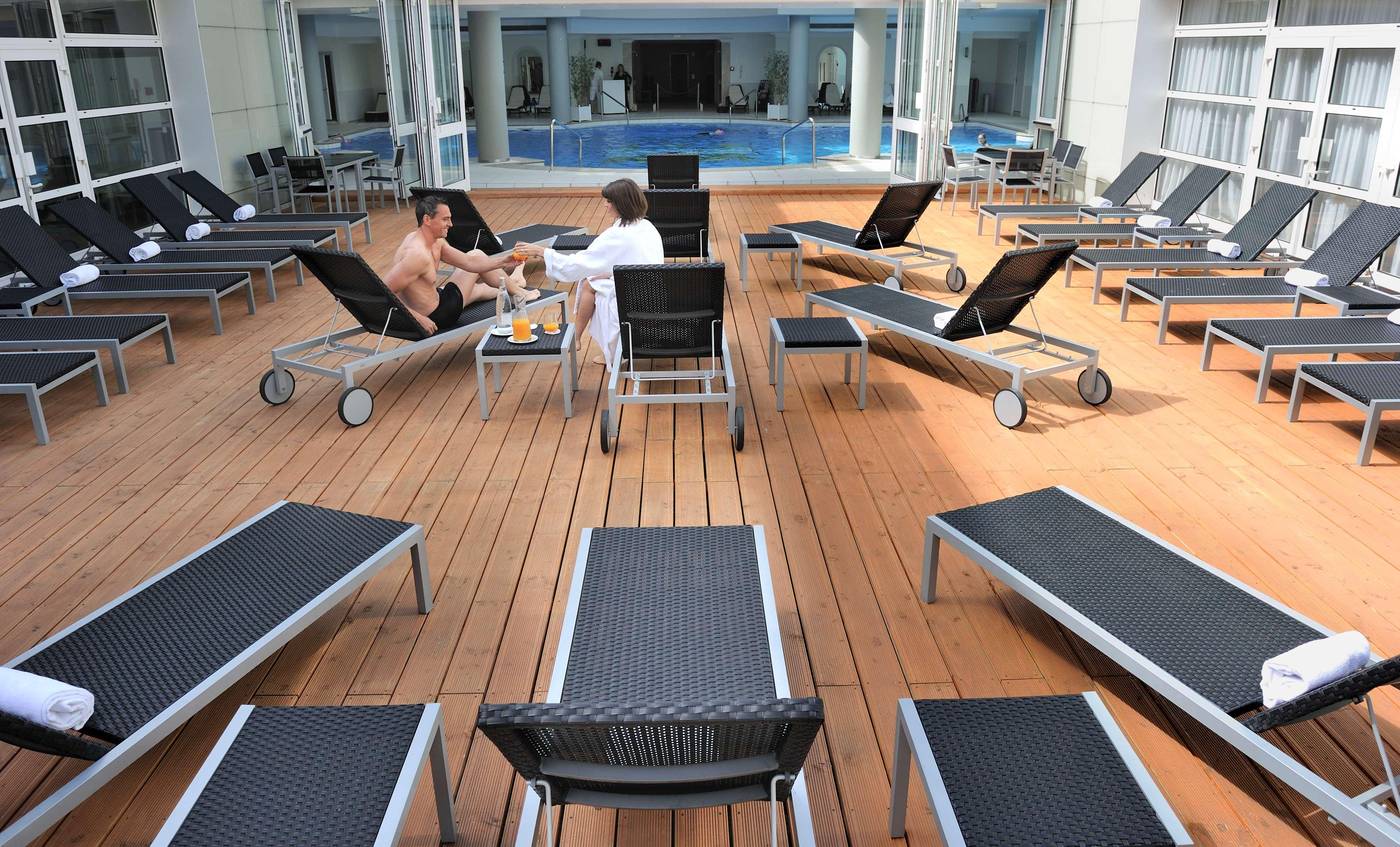 Waldorf-Astoria-Versailles---Trianon-Palace-Pool-85