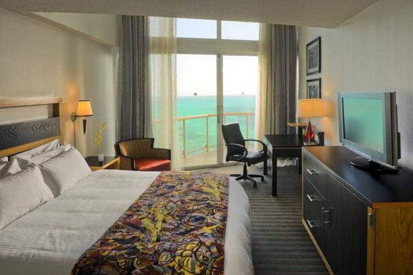 Wyndham-Nassau-Resort-Room-4