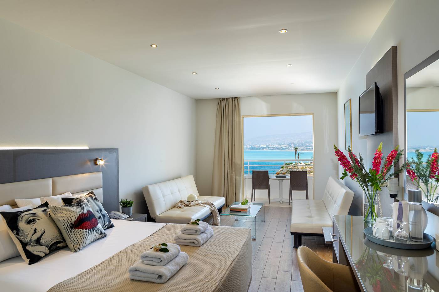 Queens-Bay-Hotel-Room-27